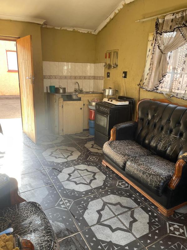 5 Bedroom Property for Sale in Orlando Gauteng