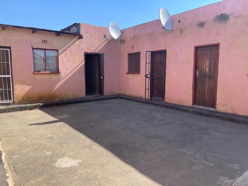 5 Bedroom Property for Sale in Orlando Gauteng