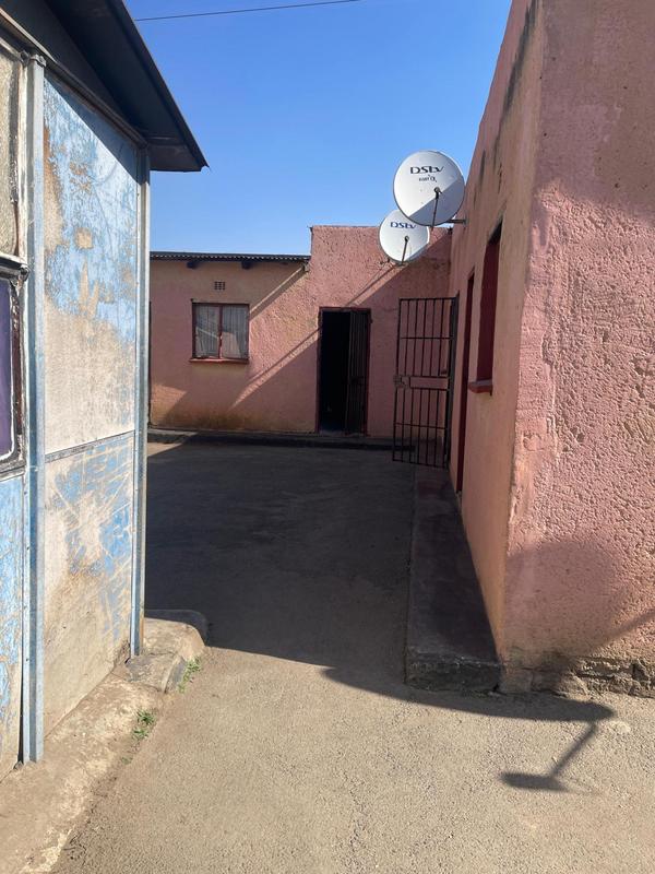 5 Bedroom Property for Sale in Orlando Gauteng