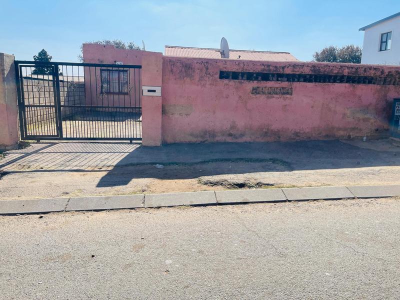 5 Bedroom Property for Sale in Orlando Gauteng