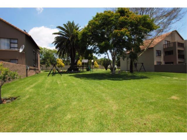 1 Bedroom Property for Sale in Paulshof Gauteng