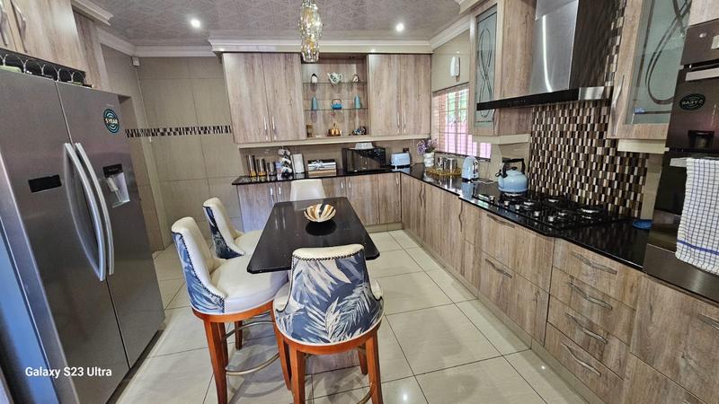 To Let 4 Bedroom Property for Rent in Buccleuch Gauteng