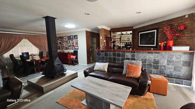 To Let 4 Bedroom Property for Rent in Buccleuch Gauteng