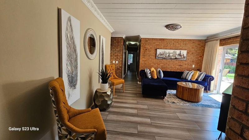 To Let 4 Bedroom Property for Rent in Buccleuch Gauteng