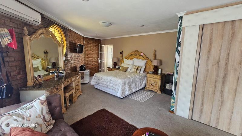 To Let 4 Bedroom Property for Rent in Buccleuch Gauteng