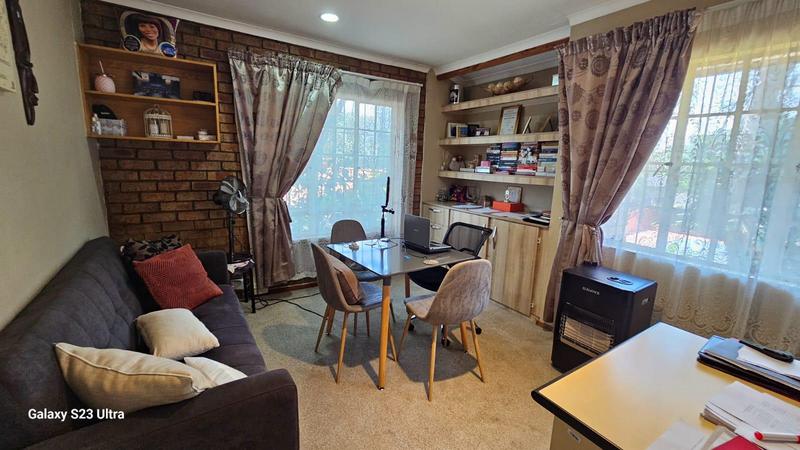 To Let 4 Bedroom Property for Rent in Buccleuch Gauteng
