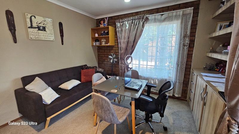 To Let 4 Bedroom Property for Rent in Buccleuch Gauteng
