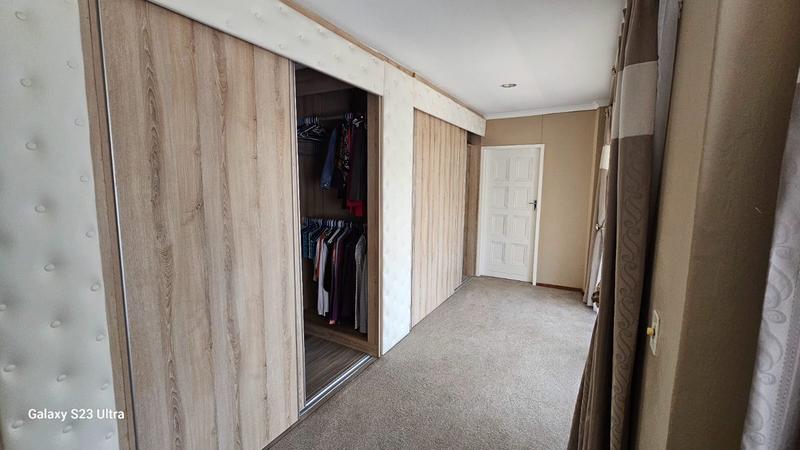 To Let 4 Bedroom Property for Rent in Buccleuch Gauteng