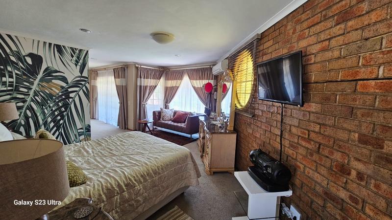 To Let 4 Bedroom Property for Rent in Buccleuch Gauteng