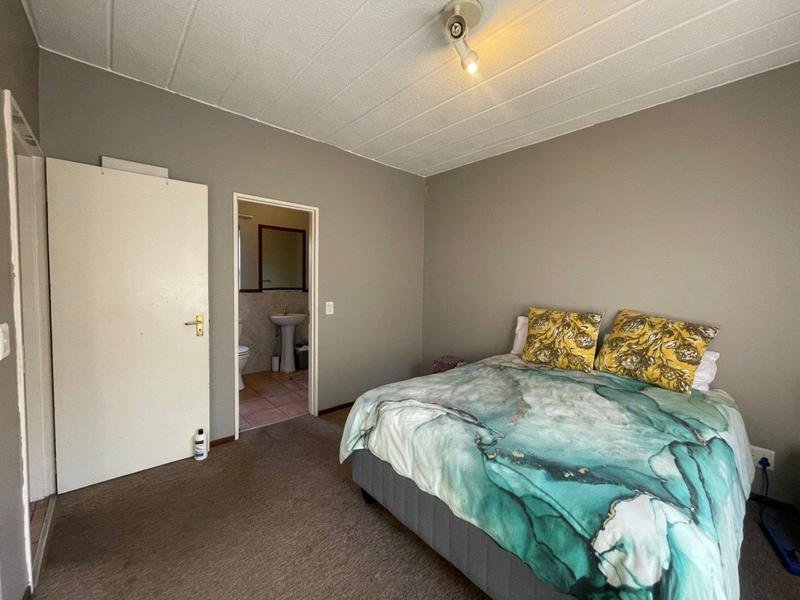 2 Bedroom Property for Sale in Pineslopes Gauteng