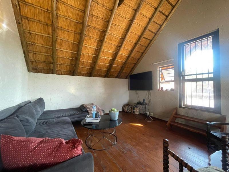 2 Bedroom Property for Sale in Pineslopes Gauteng