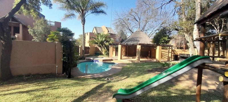 2 Bedroom Property for Sale in Pineslopes Gauteng
