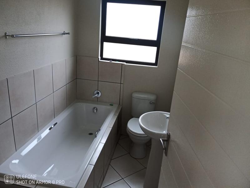 2 Bedroom Property for Sale in Windmill Park Gauteng