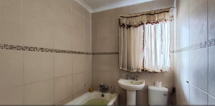 3 Bedroom Property for Sale in Windmill Park Gauteng