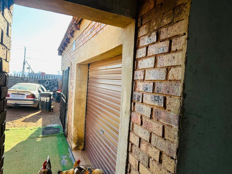 6 Bedroom Property for Sale in Rondebult Gauteng
