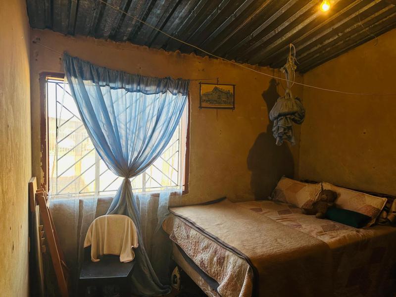 6 Bedroom Property for Sale in Rondebult Gauteng