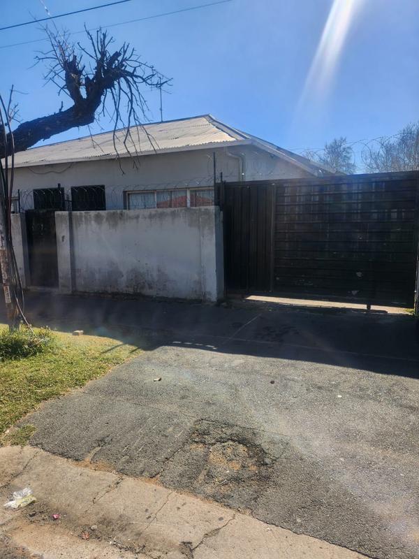 8 Bedroom Property for Sale in Forest Hill Gauteng