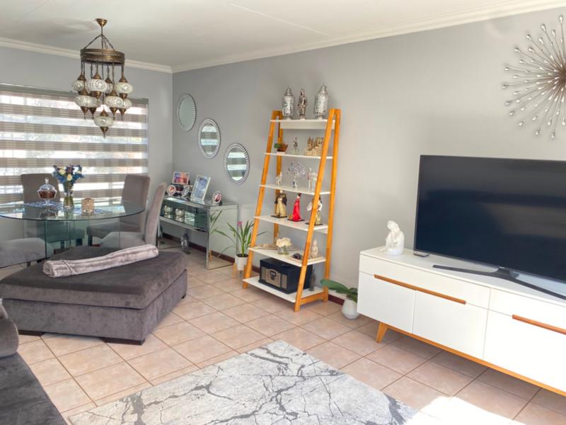 To Let 2 Bedroom Property for Rent in Pierre Van Ryneveld Gauteng