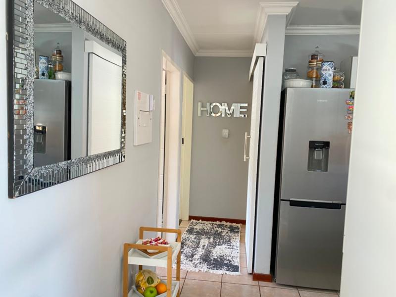 To Let 2 Bedroom Property for Rent in Pierre Van Ryneveld Gauteng