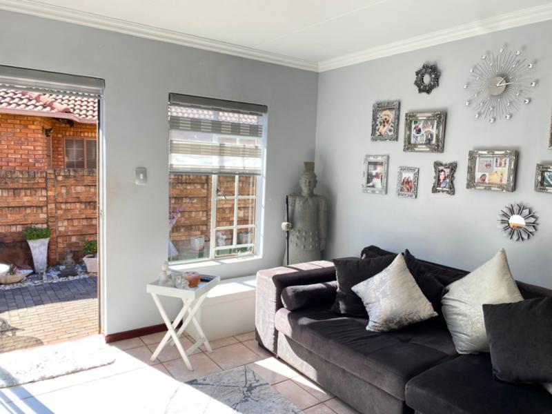 To Let 2 Bedroom Property for Rent in Pierre Van Ryneveld Gauteng