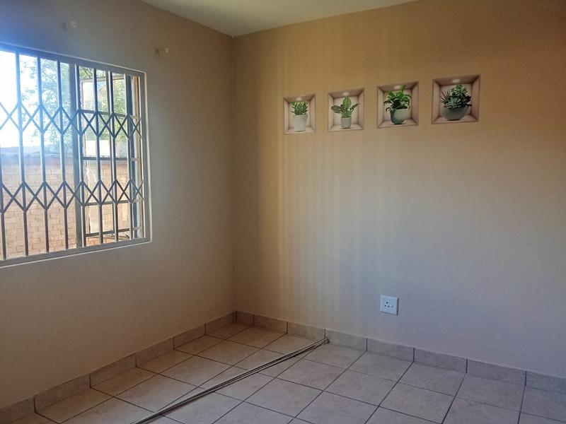 To Let 2 Bedroom Property for Rent in Vorna Valley Gauteng