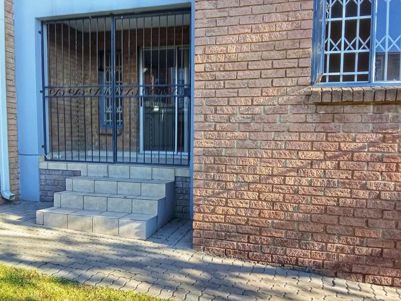 To Let 2 Bedroom Property for Rent in Vorna Valley Gauteng