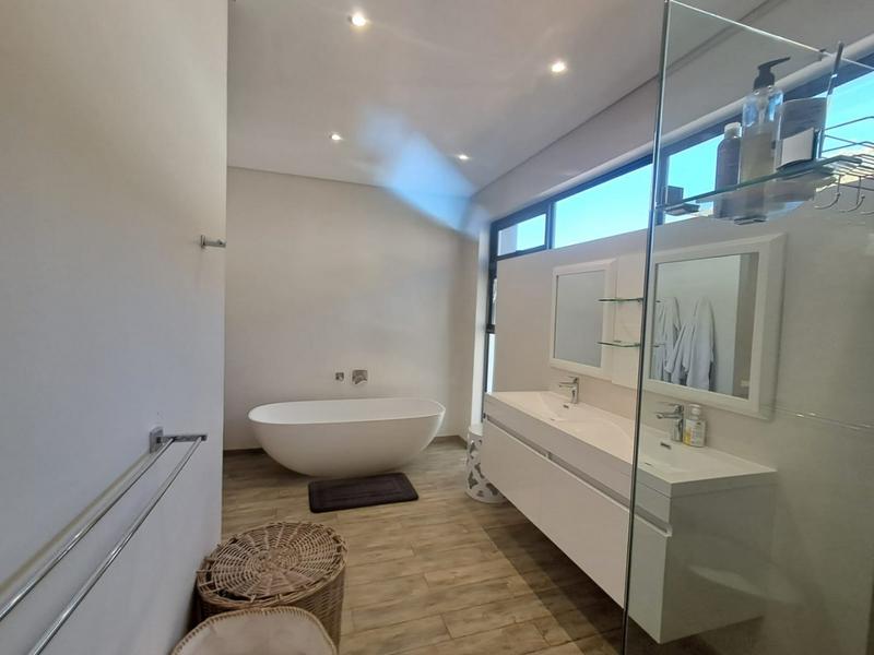 To Let 3 Bedroom Property for Rent in River Club Gauteng