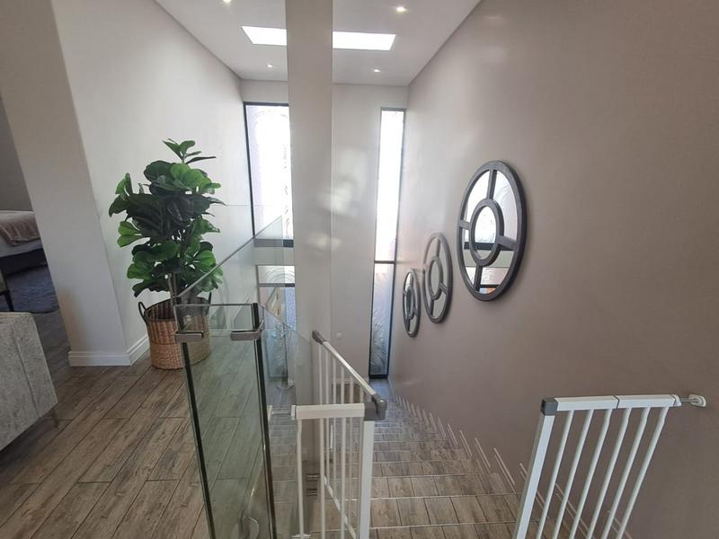 To Let 3 Bedroom Property for Rent in River Club Gauteng