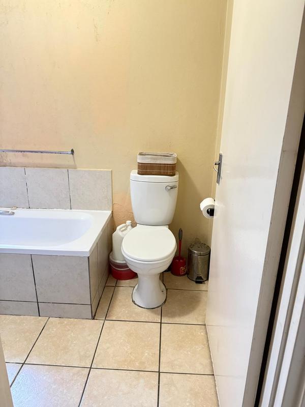 2 Bedroom Property for Sale in Clayville Gauteng