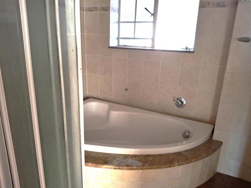 To Let 2 Bedroom Property for Rent in Illovo Gauteng