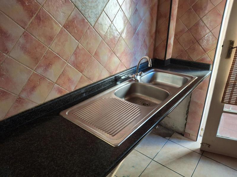 To Let 2 Bedroom Property for Rent in Illovo Gauteng