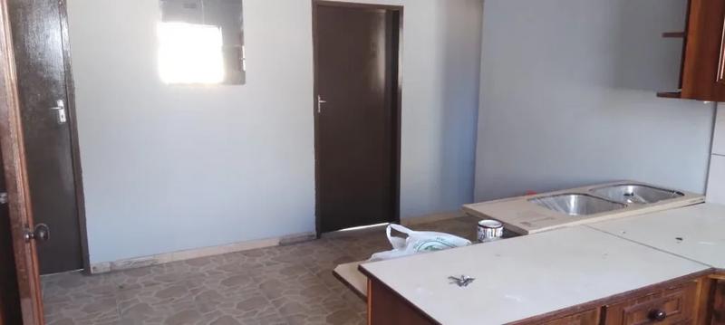 To Let 3 Bedroom Property for Rent in Crystal Park Gauteng