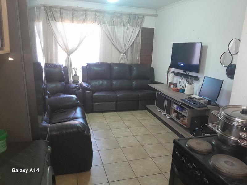 To Let 2 Bedroom Property for Rent in Savanna City Gauteng