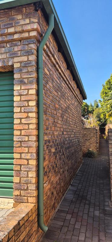 To Let 2 Bedroom Property for Rent in Die Hoewes Gauteng