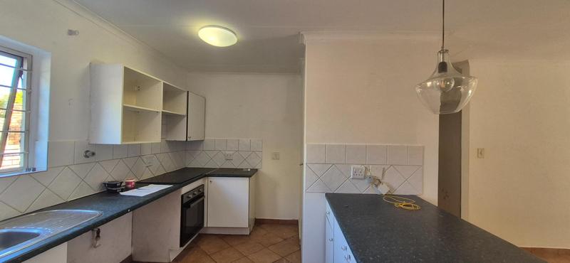 To Let 2 Bedroom Property for Rent in Die Hoewes Gauteng