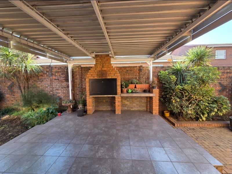 3 Bedroom Property for Sale in New Market Gauteng