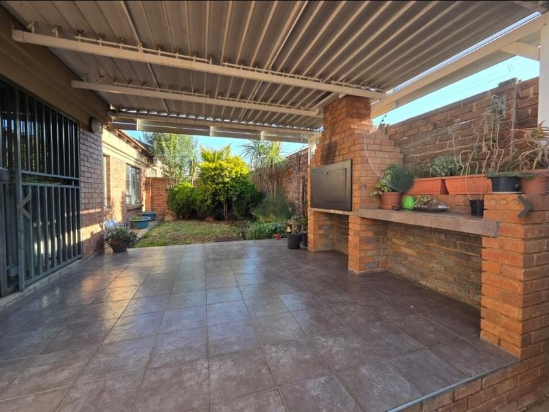 3 Bedroom Property for Sale in New Market Gauteng