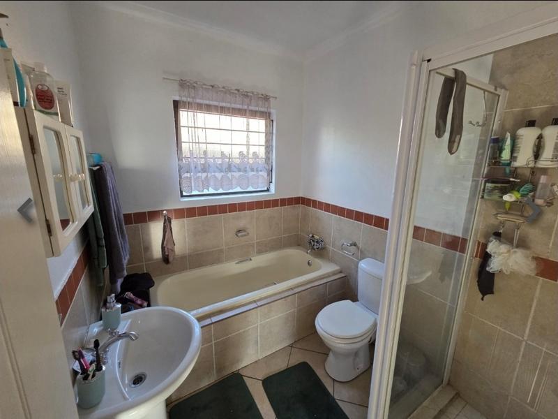 3 Bedroom Property for Sale in New Market Gauteng