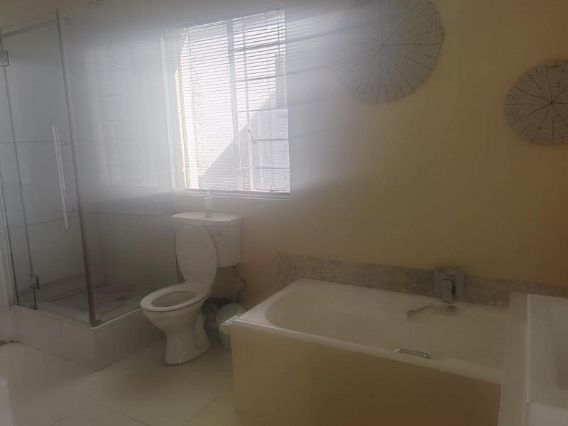 To Let 3 Bedroom Property for Rent in Sandringham Gauteng