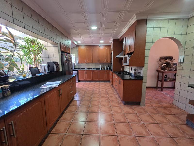 5 Bedroom Property for Sale in Libradene Gauteng