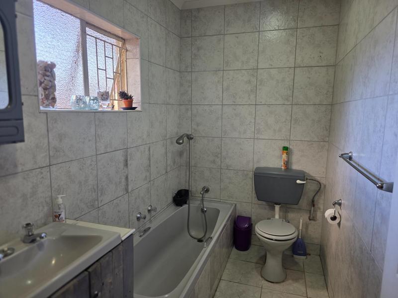 5 Bedroom Property for Sale in Libradene Gauteng