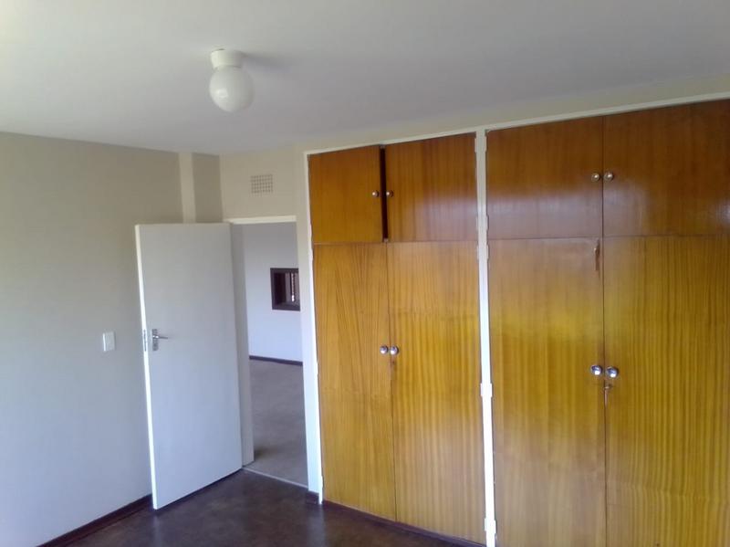 To Let 2 Bedroom Property for Rent in Florida Gauteng