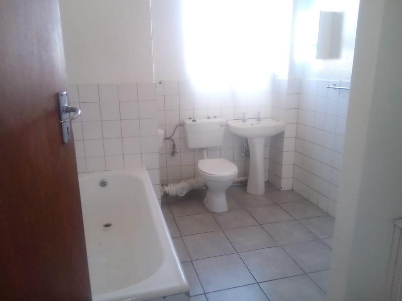 To Let 2 Bedroom Property for Rent in Florida Gauteng