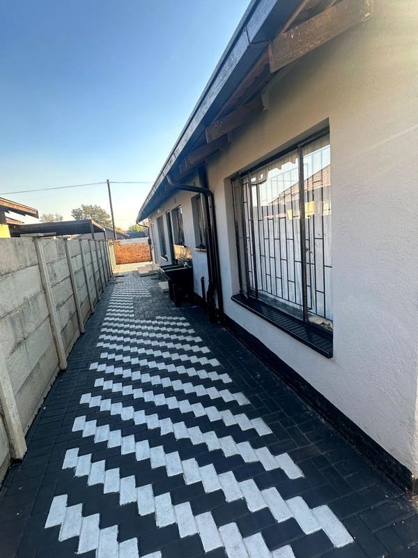 3 Bedroom Property for Sale in Protea Garden Gauteng