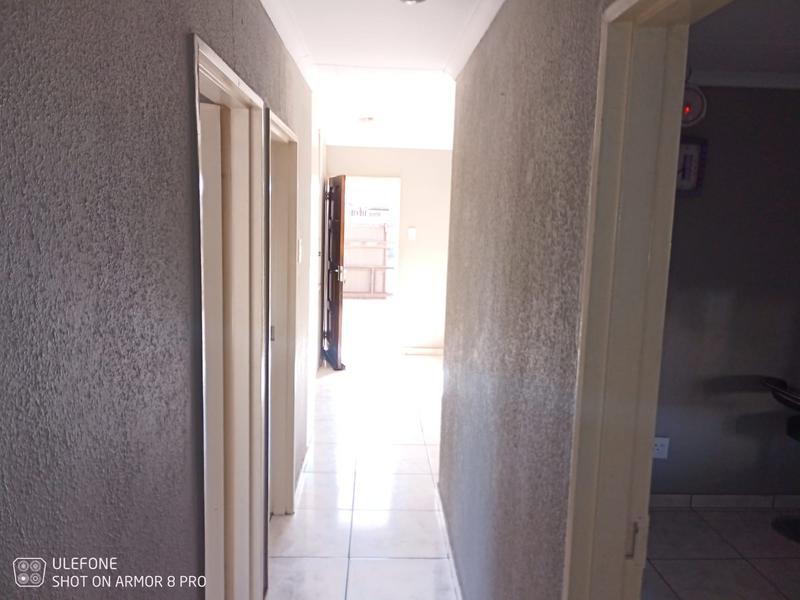 3 Bedroom Property for Sale in Windmill Park Gauteng