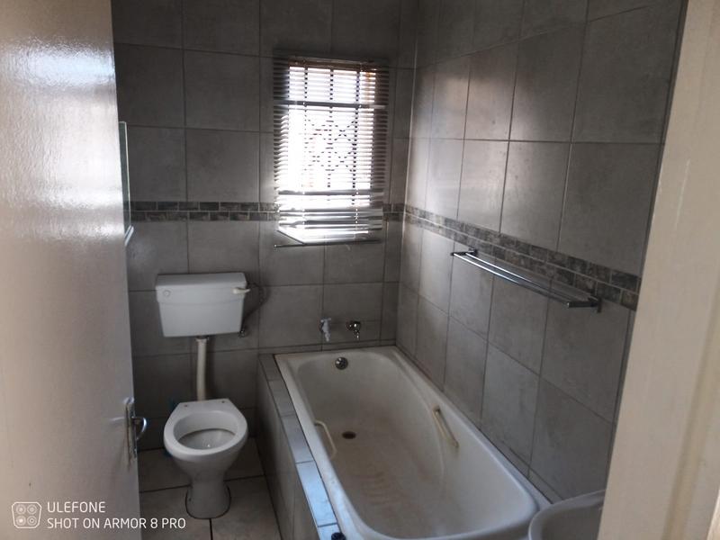 3 Bedroom Property for Sale in Windmill Park Gauteng
