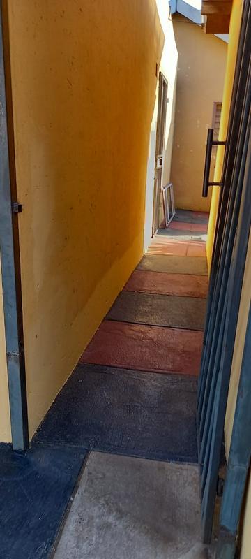 2 Bedroom Property for Sale in Katlehong South Gauteng
