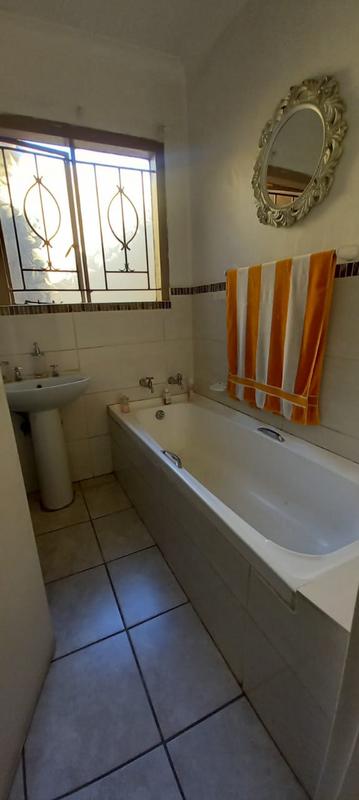 2 Bedroom Property for Sale in Katlehong South Gauteng
