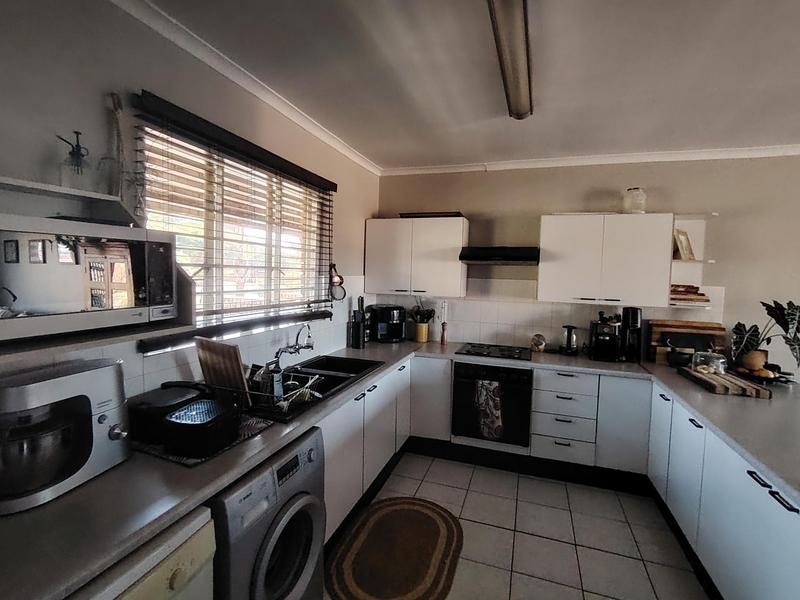 2 Bedroom Property for Sale in Zwartkop Gauteng