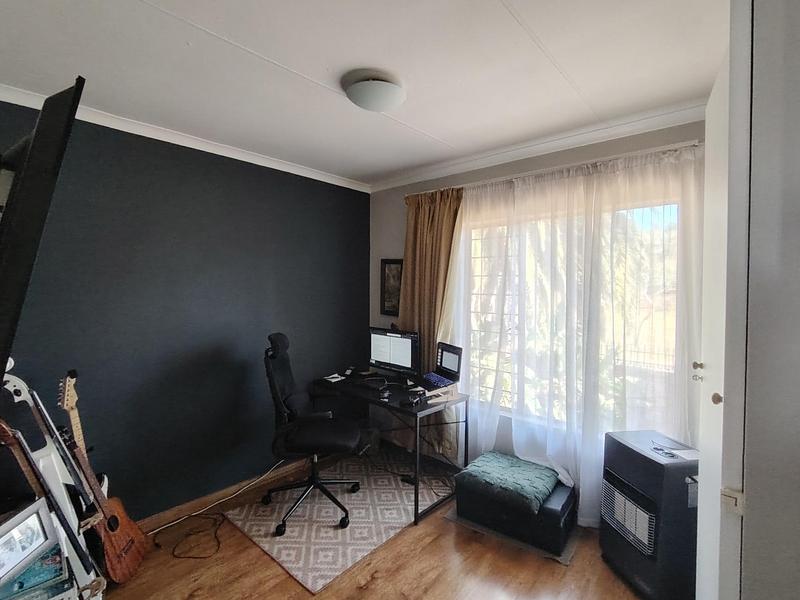 2 Bedroom Property for Sale in Zwartkop Gauteng